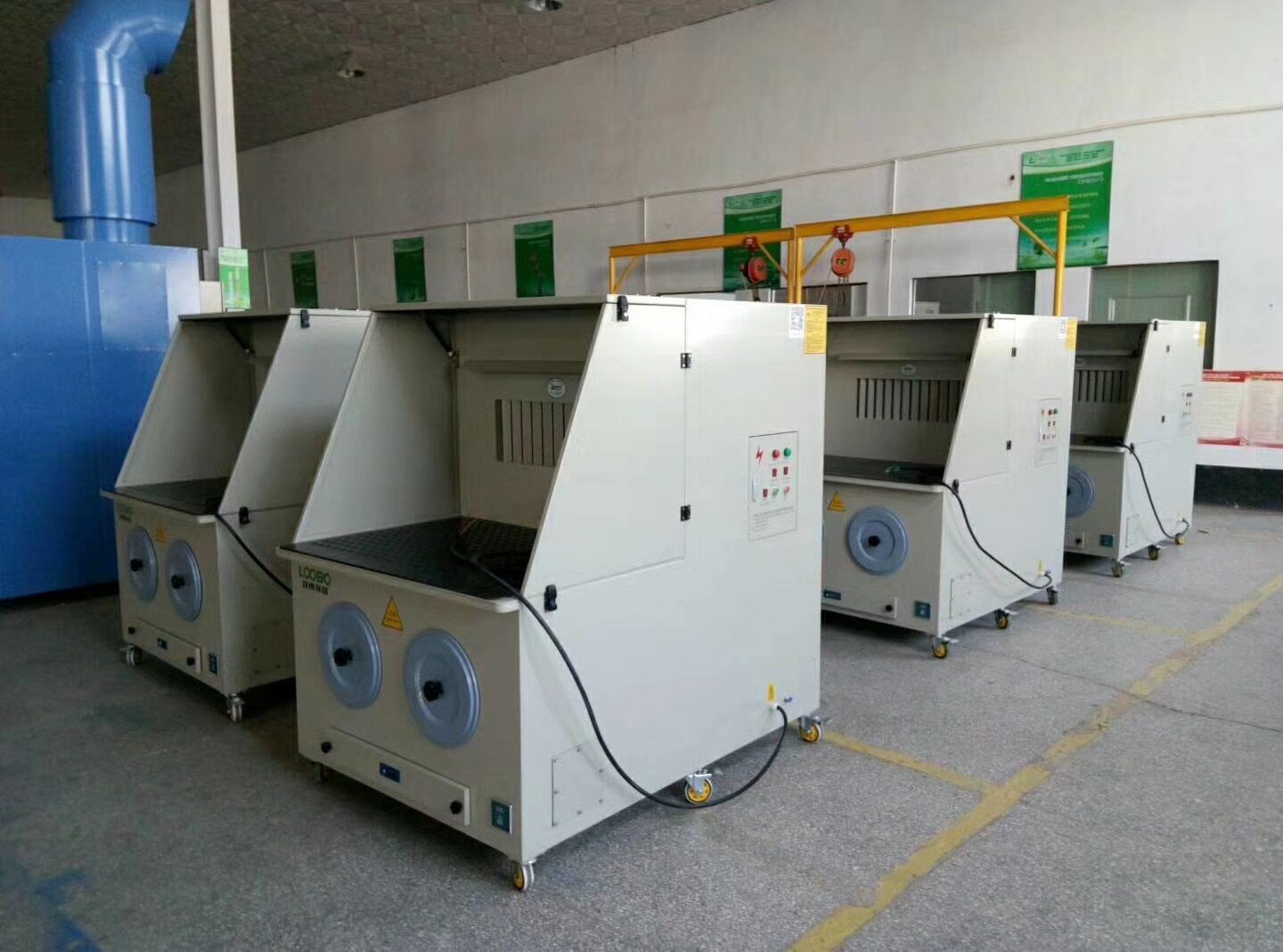 打磨除塵工作臺(tái):提升生產(chǎn)效率與工人健康的雙重保障.jpg 打磨除塵工作臺(tái):提升生產(chǎn)效率與工人健康的雙重保障.jpg